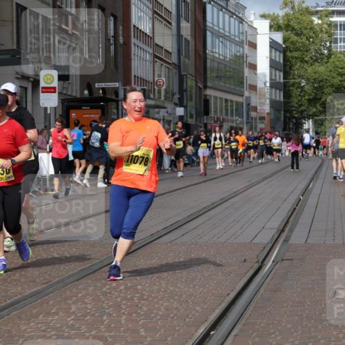 13.09.2026 - 21. swb-Marathon Bremen Strokosch-Dieckow http://msf.ph/oto/10350947 13.09.2026 11:13:34 Ziel 10330, 10491, 10766, 10799, 10880, 11027, 11078, 11902, 11999, 12010, 10484, 10545, 10883, 10889, 11084, 11392, 11670, 11954, 11999, 12280, 12460, 12521 meine-sportfotos.de