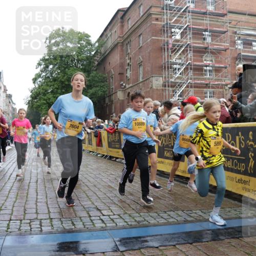 13.09.2026 - Kiel Lauf Yannick Fuchs http://msf.ph/oto/10350983 13.09.2026 08:57:33 Ziel 160, 406, 700, 1051, 1546, 1769, 2128, 2129, 4834, 5006, 5984, 6459, 7478, 7715, 9062, 9324, 9579, 10428, 10876, 11356, 2384, 3382, 3665, 4908, 5003, 5340, 5719, 5809, 7752, 8341, 9542, 10321, 10892, 11495, 11558, 12215, 12455, 12512, 57, 689, 1520, 1714, 2326, 2439, 3020, 3359, 3375, 3691, 4182, 4185, 4321, 4382, 4383, 5093, 5219, 5244, 5666, 5733, 5762, 5765, 5895, 6056, 7058, 7547, 7604, 7608, 7609, 8668, 8838, 9870, 9872, 10847, 10889, 11227, 81, 2384 meine-sportfotos.de