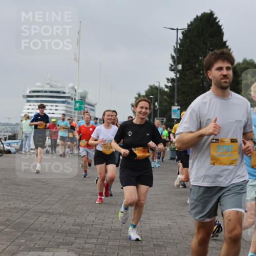 13.09.2026 - Kiel Lauf Andreas Tolksdorf http://msf.ph/oto/10350988 13.09.2026 09:55:43 Kiellinie 12131, 3797, 39, 9459, 6654, 3 meine-sportfotos.de