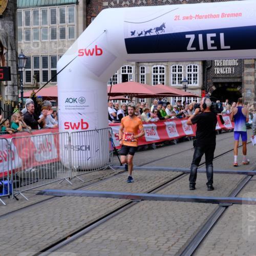 13.09.2026 - 21. swb-Marathon Bremen Tim E. http://msf.ph/oto/10351037 13.09.2026 12:23:25 Ziel  meine-sportfotos.de
