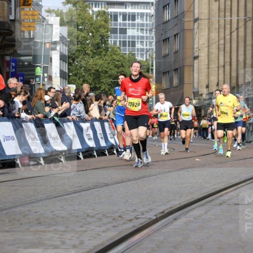 13.09.2026 - 21. swb-Marathon Bremen Strokosch-Dieckow http://msf.ph/oto/10351048 13.09.2026 10:54:45 Ziel 10067, 10146, 10359, 10410, 10503, 10577, 10631, 10749, 10765, 10837, 10884, 11039, 11099, 11118, 11389, 11476, 11593, 11843, 11989, 12038, 12265, 12328, 12467, 10646, 10901, 11620, 11860, 11889, 11976, 12313, 12800, 13592 meine-sportfotos.de
