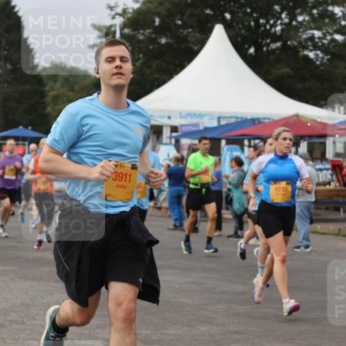 13.09.2026 - Kiel Lauf Andreas Tolksdorf http://msf.ph/oto/10351216 13.09.2026 09:55:50 Kiellinie 5679, 38, 3911, 4241 meine-sportfotos.de