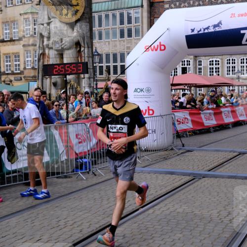 13.09.2026 - 21. swb-Marathon Bremen Tim E. http://msf.ph/oto/10351283 13.09.2026 12:26:43 Ziel  meine-sportfotos.de