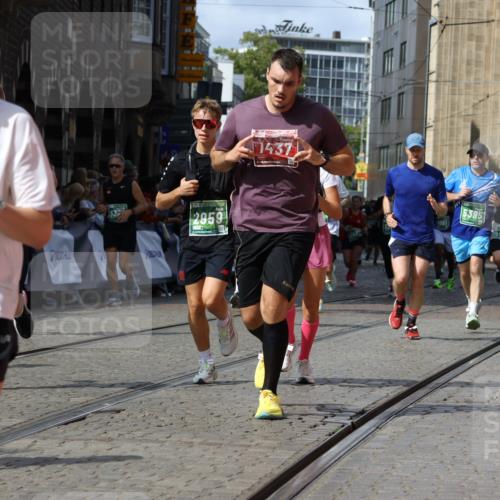13.09.2026 - 21. swb-Marathon Bremen Strokosch-Dieckow http://msf.ph/oto/10351292 13.09.2026 13:33:04 Ziel 1437, 2611, 2638, 3354, 3878, 3895, 3902, 4233, 4323, 4862, 5009, 5398, 5581, 5657, 6583, 6718, 6786, 7016, 7466, 7758, 8344, 8367, 8506, 13164, 13232, 13234, 831, 1124, 2283, 2393, 2440, 2818, 2959, 3710, 4243, 4260, 4408, 5040, 5191, 5324, 5395, 5790, 6614, 6915, 7421, 7467, 7788, 7830, 8061, 9269, 9616, 13028, 13101 meine-sportfotos.de