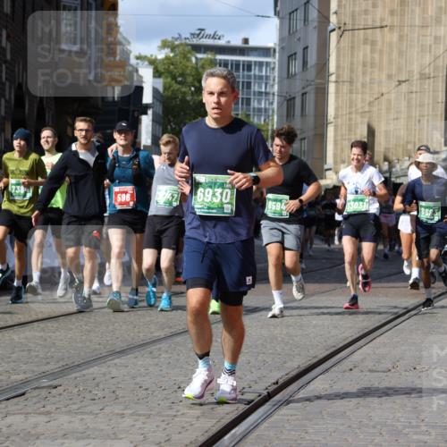13.09.2026 - 21. swb-Marathon Bremen Strokosch-Dieckow http://msf.ph/oto/10351315 13.09.2026 13:29:34 Ziel 303, 394, 596, 651, 745, 1365, 1387, 1545, 1823, 2023, 2070, 2867, 3258, 3796, 3846, 3912, 4541, 4590, 5036, 6030, 7149, 7361, 7631, 7860, 8007, 8066, 8099, 8277, 8338, 8675, 9249, 9661, 9889, 10128, 124, 716, 1073, 1581, 1861, 2289, 3320, 3618, 4115, 4576, 6006, 6127, 6725, 6930, 7079, 7384, 7884, 8481, 8594, 8612, 8771, 9049, 9534, 9747, 9770, 10013, 13031 meine-sportfotos.de