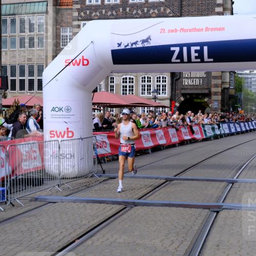 13.09.2026 - 21. swb-Marathon Bremen Tim E. http://msf.ph/oto/10351325 13.09.2026 12:27:47 Ziel  meine-sportfotos.de