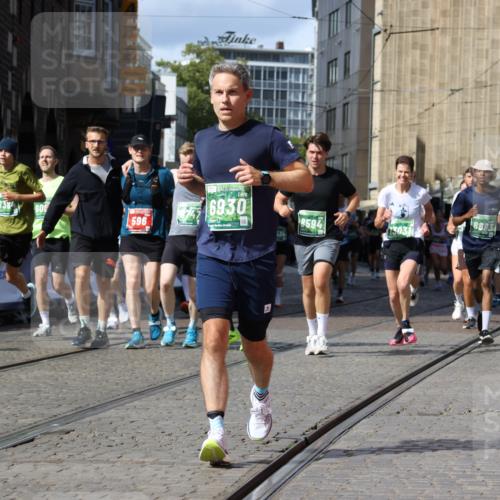 13.09.2026 - 21. swb-Marathon Bremen Strokosch-Dieckow http://msf.ph/oto/10351381 13.09.2026 13:29:34 Ziel 303, 394, 596, 651, 745, 1365, 1387, 1545, 1823, 2023, 2070, 2867, 3258, 3796, 3846, 3912, 4541, 4590, 5036, 6030, 7149, 7361, 7631, 7860, 8007, 8066, 8099, 8277, 8338, 8675, 9249, 9661, 9889, 10128, 124, 716, 1073, 1581, 1861, 2289, 3320, 3618, 4115, 4576, 6006, 6127, 6725, 6930, 7079, 7384, 7884, 8481, 8594, 8612, 8771, 9049, 9534, 9747, 9770, 10013, 13031 meine-sportfotos.de