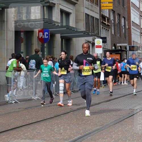 13.09.2026 - 21. swb-Marathon Bremen Strokosch-Dieckow http://msf.ph/oto/10351465 13.09.2026 11:13:59 Ziel 10303, 10395, 10396, 10402, 10586, 10722, 10784, 10854, 11027, 11041, 11140, 11173, 11233, 11363, 11535, 11703, 11864, 11902, 12100, 12431, 10330, 10491, 10766, 10799, 10880, 11027, 11078, 11902, 11999, 12010 meine-sportfotos.de
