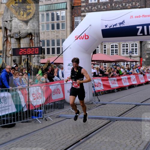 13.09.2026 - 21. swb-Marathon Bremen Tim E. http://msf.ph/oto/10351490 13.09.2026 12:29:10 Ziel 317, 796, 1046 meine-sportfotos.de