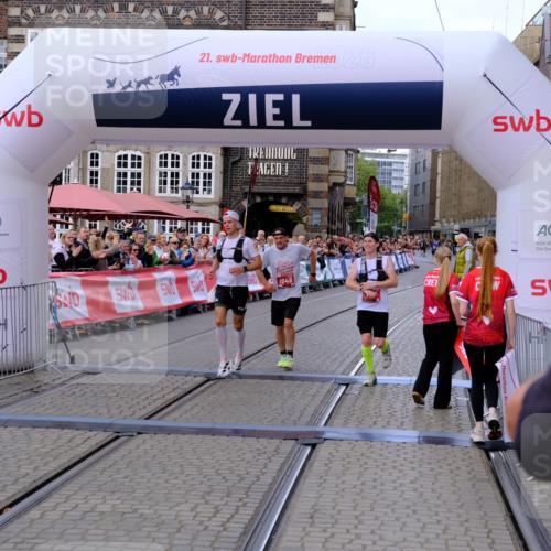 13.09.2026 - 21. swb-Marathon Bremen Tim E. http://msf.ph/oto/10351613 13.09.2026 12:29:50 Ziel 821 meine-sportfotos.de