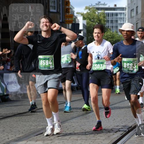 13.09.2026 - 21. swb-Marathon Bremen Strokosch-Dieckow http://msf.ph/oto/10351635 13.09.2026 13:29:37 Ziel 132, 303, 394, 596, 651, 745, 1365, 1387, 1545, 1823, 2023, 2070, 2301, 2867, 2957, 3258, 3796, 3846, 3912, 4541, 5036, 5599, 6030, 6103, 7013, 7149, 7361, 7631, 7860, 8007, 8009, 8066, 8099, 8277, 8338, 8675, 9249, 9661, 9889, 10128, 109, 124, 454, 716, 1073, 1173, 1581, 1861, 2289, 3320, 3618, 3667, 4115, 4524, 4575, 4576, 6006, 6127, 6725, 7079, 7093, 7884, 8267, 8481, 8612, 8771, 8899, 9049, 9534, 9747, 9770, 10013 meine-sportfotos.de