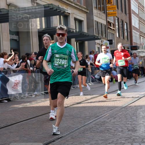 13.09.2026 - 21. swb-Marathon Bremen Strokosch-Dieckow http://msf.ph/oto/10351683 13.09.2026 13:32:14 Ziel 1437, 1687, 2292, 2293, 2611, 2910, 2992, 3354, 3402, 3429, 3441, 3878, 3895, 4263, 4323, 4380, 4471, 4655, 4835, 4862, 5281, 5398, 6518, 6583, 6593, 6718, 6760, 6781, 6900, 7016, 7150, 7173, 7466, 7572, 7758, 7990, 8344, 8957, 9040, 9151, 9175, 9198, 9283, 9719, 9779, 13208, 13244, 287, 1369, 2310, 2934, 3650, 3922, 3946, 4057, 4566, 4797, 4979, 5628, 6116, 6258, 6475, 7182, 7526, 7818, 9394, 13182 meine-sportfotos.de
