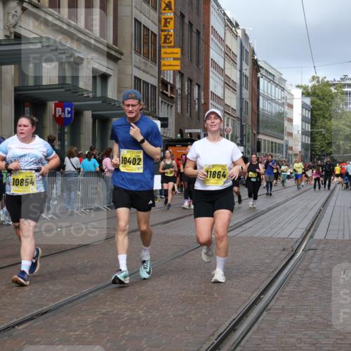 13.09.2026 - 21. swb-Marathon Bremen Strokosch-Dieckow http://msf.ph/oto/10351722 13.09.2026 11:14:05 Ziel 10303, 10395, 10396, 10402, 10586, 10722, 10784, 10854, 11041, 11140, 11173, 11233, 11363, 11535, 11703, 11864, 12100, 12112, 12431, 10330, 10491, 10799, 10880, 11027, 11078, 11902 meine-sportfotos.de
