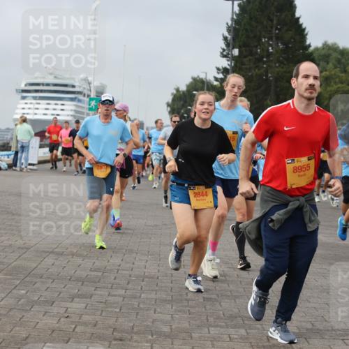 13.09.2026 - Kiel Lauf Andreas Tolksdorf http://msf.ph/oto/10351725 13.09.2026 09:56:11 Kiellinie 7807, 8, 38, 2844, 38, 8955, 9455 meine-sportfotos.de