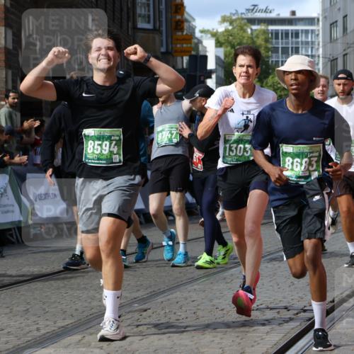 13.09.2026 - 21. swb-Marathon Bremen Strokosch-Dieckow http://msf.ph/oto/10351734 13.09.2026 13:29:37 Ziel 132, 303, 394, 596, 651, 745, 1365, 1387, 1545, 1823, 2023, 2070, 2301, 2867, 2957, 3258, 3796, 3846, 3912, 4541, 5036, 5599, 6030, 6103, 7013, 7149, 7361, 7631, 7860, 8007, 8009, 8066, 8099, 8277, 8338, 8675, 9249, 9661, 9889, 10128, 109, 124, 454, 716, 1073, 1173, 1581, 1861, 2289, 3320, 3618, 3667, 4115, 4524, 4575, 4576, 6006, 6127, 6725, 7079, 7093, 7884, 8267, 8481, 8612, 8771, 8899, 9049, 9534, 9747, 9770, 10013 meine-sportfotos.de