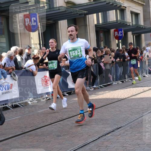 13.09.2026 - 21. swb-Marathon Bremen Strokosch-Dieckow http://msf.ph/oto/10351782 13.09.2026 13:32:17 Ziel 1437, 1687, 2292, 2293, 2611, 2910, 2992, 3354, 3402, 3429, 3441, 3878, 3895, 4263, 4323, 4380, 4471, 4835, 4862, 5281, 5398, 5581, 5657, 6518, 6583, 6593, 6718, 6760, 6781, 6900, 7016, 7173, 7466, 7758, 7990, 8344, 8367, 8957, 9040, 9151, 9175, 9719, 9779, 13208, 13244, 287, 1369, 2310, 2910, 2934, 3650, 3922, 3946, 4057, 4566, 4655, 4797, 4835, 4979, 5628, 6116, 6258, 6475, 7182, 7526, 7818, 9394, 13182 meine-sportfotos.de