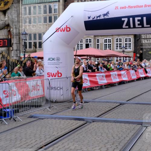 13.09.2026 - 21. swb-Marathon Bremen Tim E. http://msf.ph/oto/10351791 13.09.2026 12:30:25 Ziel  meine-sportfotos.de