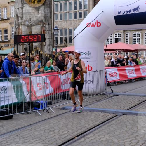 13.09.2026 - 21. swb-Marathon Bremen Tim E. http://msf.ph/oto/10351840 13.09.2026 12:30:26 Ziel  meine-sportfotos.de