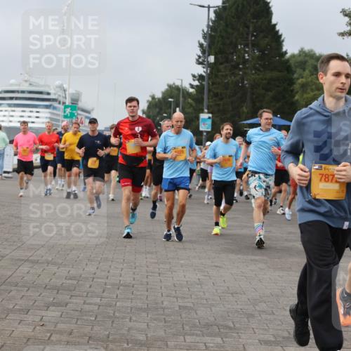 13.09.2026 - Kiel Lauf Andreas Tolksdorf http://msf.ph/oto/10351868 13.09.2026 09:56:15 Kiellinie 6229, 7830, 394, 787, 42, 238 meine-sportfotos.de