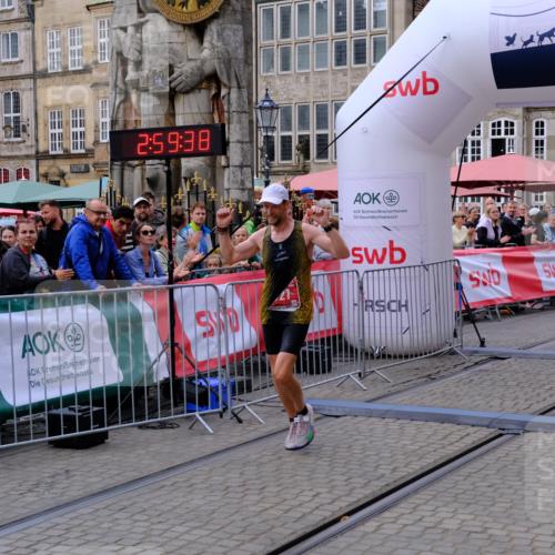 13.09.2026 - 21. swb-Marathon Bremen Tim E. http://msf.ph/oto/10351871 13.09.2026 12:30:26 Ziel  meine-sportfotos.de