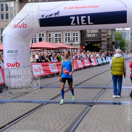 13.09.2026 - 21. swb-Marathon Bremen Tim E. http://msf.ph/oto/10351966 13.09.2026 12:32:03 Ziel  meine-sportfotos.de
