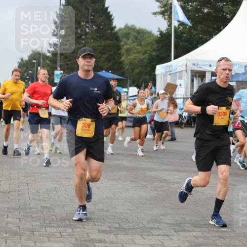 13.09.2026 - Kiel Lauf Andreas Tolksdorf http://msf.ph/oto/10351995 13.09.2026 09:56:19 Kiellinie 9867, 38, 338, 385, 8304 meine-sportfotos.de