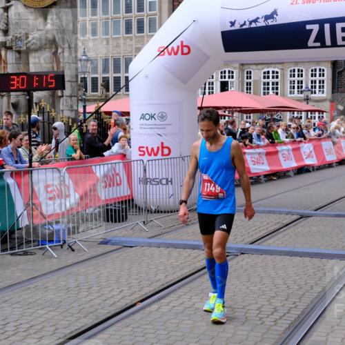 13.09.2026 - 21. swb-Marathon Bremen Tim E. http://msf.ph/oto/10352024 13.09.2026 12:32:05 Ziel  meine-sportfotos.de