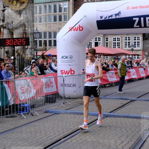 13.09.2026 - 21. swb-Marathon Bremen Tim E. http://msf.ph/oto/10352122 13.09.2026 12:33:15 Ziel 822 meine-sportfotos.de