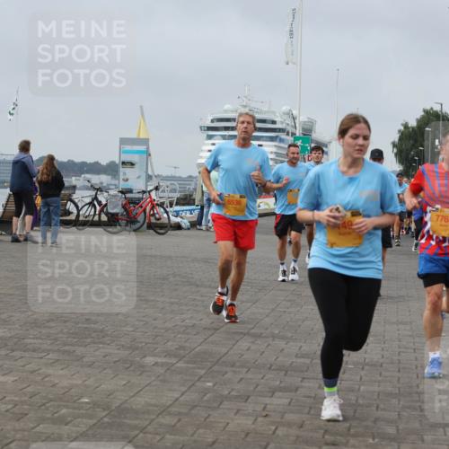 13.09.2026 - Kiel Lauf Andreas Tolksdorf http://msf.ph/oto/10352155 13.09.2026 09:56:23 Kiellinie 6536, 7763, 9770 meine-sportfotos.de