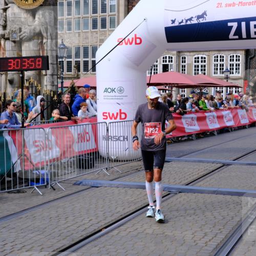 13.09.2026 - 21. swb-Marathon Bremen Tim E. http://msf.ph/oto/10352280 13.09.2026 12:34:48 Ziel 917, 1154, 1997 meine-sportfotos.de