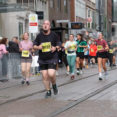 13.09.2026 - 21. swb-Marathon Bremen Strokosch-Dieckow http://msf.ph/oto/10352380 13.09.2026 11:14:23 Ziel 10519, 10557, 10705, 10722, 10776, 10805, 11097, 11098, 11186, 11288, 11408, 11876, 12112, 12191, 12193, 12431, 10303, 10395, 10396, 10402, 10586, 10784, 10854, 11027, 11041, 11140, 11173, 11233, 11363, 11535, 11703, 11864, 11902, 12100, 12431 meine-sportfotos.de