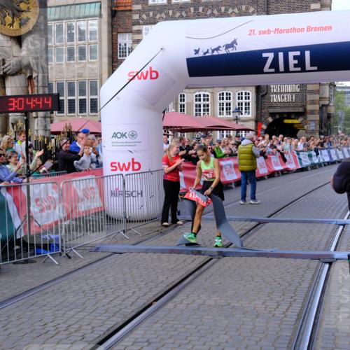 13.09.2026 - 21. swb-Marathon Bremen Tim E. http://msf.ph/oto/10352405 13.09.2026 12:35:34 Ziel 1028 meine-sportfotos.de