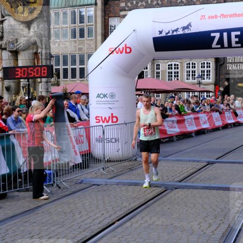 13.09.2026 - 21. swb-Marathon Bremen Tim E. http://msf.ph/oto/10352430 13.09.2026 12:35:58 Ziel 1238 meine-sportfotos.de