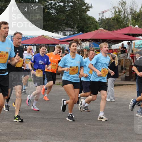 13.09.2026 - Kiel Lauf Andreas Tolksdorf http://msf.ph/oto/10352488 13.09.2026 09:56:33 Kiellinie 2667, 1, 39, 4535, 53, 11164, 3134, 973, 5972 meine-sportfotos.de