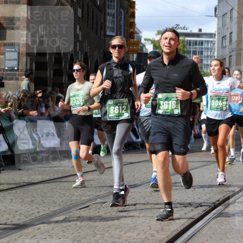 13.09.2026 - 21. swb-Marathon Bremen Strokosch-Dieckow http://msf.ph/oto/10352500 13.09.2026 13:29:47 Ziel 132, 303, 596, 651, 1083, 1243, 1365, 1387, 1823, 2076, 2301, 2742, 2957, 3030, 3258, 3721, 3846, 3912, 4541, 5244, 5599, 6103, 6384, 6499, 6690, 6930, 7013, 7426, 7631, 7649, 7860, 8007, 8009, 8066, 8099, 8277, 8338, 8675, 8831, 9889, 10128, 109, 454, 1173, 1205, 1611, 1653, 1759, 1780, 1848, 1861, 2126, 3190, 3320, 3667, 3908, 4524, 4575, 5198, 5348, 5631, 7093, 8110, 8267, 8470, 8899, 9049, 9104 meine-sportfotos.de