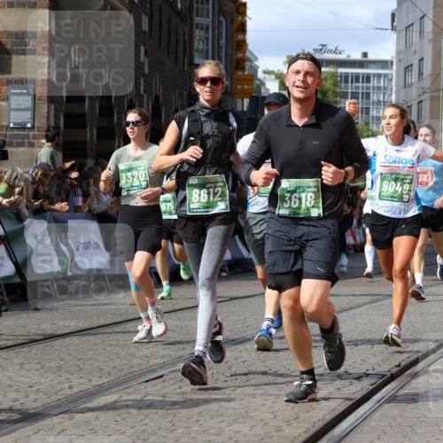 13.09.2026 - 21. swb-Marathon Bremen Strokosch-Dieckow http://msf.ph/oto/10352527 13.09.2026 13:29:47 Ziel 132, 303, 596, 651, 1083, 1243, 1365, 1387, 1823, 2076, 2301, 2742, 2957, 3030, 3258, 3721, 3846, 3912, 4541, 5244, 5599, 6103, 6384, 6499, 6690, 6930, 7013, 7426, 7631, 7649, 7860, 8007, 8009, 8066, 8099, 8277, 8338, 8675, 8831, 9889, 10128, 109, 454, 1173, 1205, 1611, 1653, 1759, 1780, 1848, 1861, 2126, 3190, 3320, 3667, 3908, 4524, 4575, 5198, 5348, 5631, 7093, 8110, 8267, 8470, 8899, 9049, 9104 meine-sportfotos.de