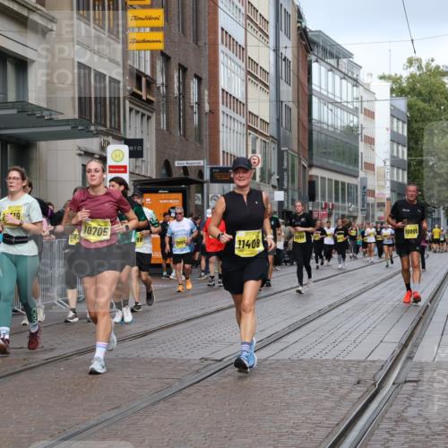 13.09.2026 - 21. swb-Marathon Bremen Strokosch-Dieckow http://msf.ph/oto/10352548 13.09.2026 11:14:28 Ziel 10271, 10519, 10557, 10705, 10752, 10776, 10805, 11085, 11097, 11098, 11186, 11288, 11408, 11645, 11673, 11876, 11974, 12191, 12193, 10303, 10395, 10396, 10402, 10586, 10722, 10784, 10854, 11041, 11140, 11173, 11233, 11363, 11535, 11703, 11864, 12100, 12112, 12431 meine-sportfotos.de