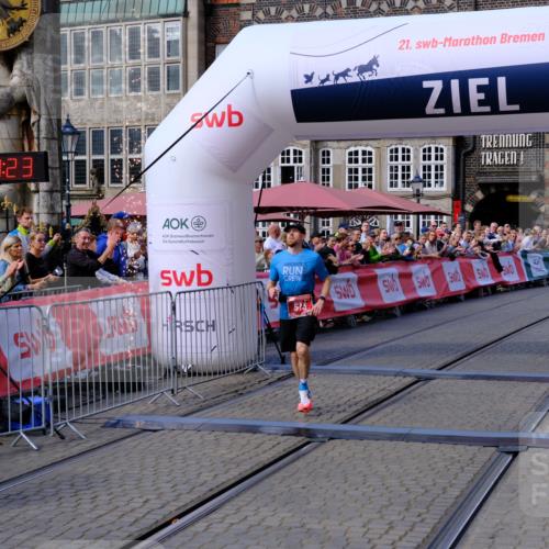 13.09.2026 - 21. swb-Marathon Bremen Tim E. http://msf.ph/oto/10352752 13.09.2026 12:38:12 Ziel  meine-sportfotos.de