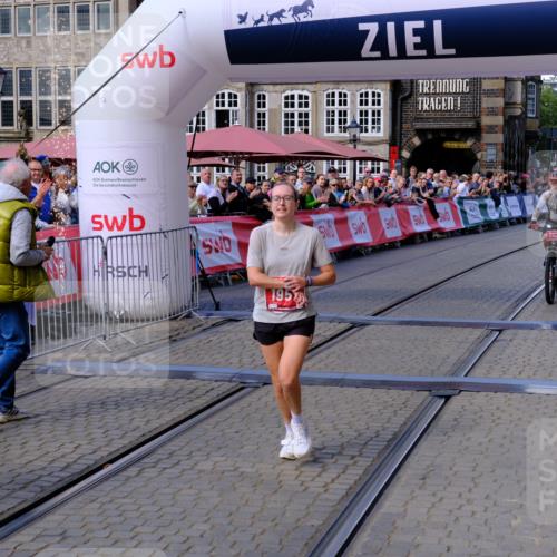 13.09.2026 - 21. swb-Marathon Bremen Tim E. http://msf.ph/oto/10352838 13.09.2026 12:38:14 Ziel  meine-sportfotos.de