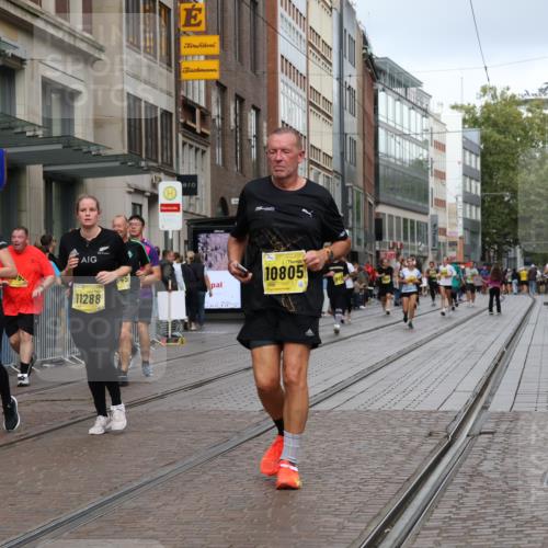 13.09.2026 - 21. swb-Marathon Bremen Strokosch-Dieckow http://msf.ph/oto/10352884 13.09.2026 11:14:36 Ziel 10271, 10325, 10519, 10557, 10605, 10705, 10752, 10776, 10805, 11085, 11097, 11098, 11186, 11288, 11645, 11673, 11694, 11810, 11876, 11974, 12110, 12191, 12193, 12333, 10303, 10395, 10396, 10586, 10722, 10784, 10854, 11041, 11140, 11173, 11363, 11408, 11703, 12100, 12112, 12431 meine-sportfotos.de