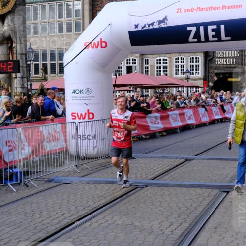 13.09.2026 - 21. swb-Marathon Bremen Tim E. http://msf.ph/oto/10352907 13.09.2026 12:38:31 Ziel  meine-sportfotos.de