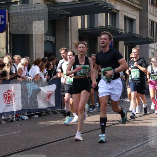 13.09.2026 - 21. swb-Marathon Bremen Strokosch-Dieckow http://msf.ph/oto/10352948 13.09.2026 13:32:47 Ziel 891, 1532, 2283, 2393, 2440, 2638, 2818, 2959, 3167, 3404, 3710, 3773, 3902, 4194, 4233, 4260, 4408, 4659, 5090, 5191, 5324, 5395, 5410, 5706, 5749, 5790, 5981, 6018, 6941, 7467, 7756, 7788, 7830, 8061, 9269, 9292, 9406, 9745, 9829, 10048, 13019, 13028, 13039, 13092, 13093, 13101, 13146, 13164, 13234, 13247, 1437, 1687, 2292, 2293, 2611, 2992, 3354, 3429, 3878, 3895, 3902, 4233, 4263, 4323, 4380, 4862, 5009, 5281, 5398, 5581, 6518, 6593, 6760 meine-sportfotos.de