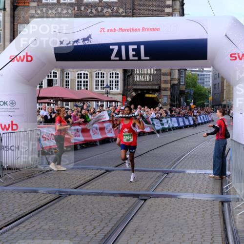 13.09.2026 - 21. swb-Marathon Bremen Tim E. http://msf.ph/oto/10352986 13.09.2026 12:40:58 Ziel 1263, 3662, 4264 meine-sportfotos.de