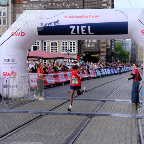 13.09.2026 - 21. swb-Marathon Bremen Tim E. http://msf.ph/oto/10353000 13.09.2026 12:40:58 Ziel 1263, 3662, 4264 meine-sportfotos.de