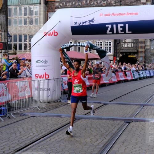 13.09.2026 - 21. swb-Marathon Bremen Tim E. http://msf.ph/oto/10353064 13.09.2026 12:40:59 Ziel 1263, 3662, 4264 meine-sportfotos.de