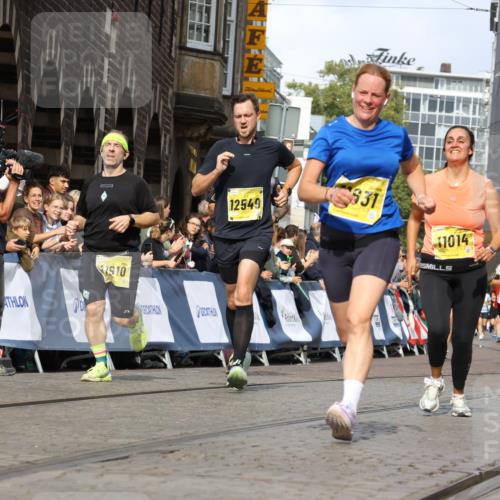 13.09.2026 - 21. swb-Marathon Bremen Strokosch-Dieckow http://msf.ph/oto/10353111 13.09.2026 10:55:23 Ziel 10555, 10646, 10901, 11001, 11620, 11631, 11860, 11889, 11908, 11976, 12313, 13592, 10203, 10256, 10297, 10379, 10529, 10788, 10881, 11377, 11414, 11557, 11748, 11862, 11941, 11975, 11977, 12030, 12150, 12348 meine-sportfotos.de