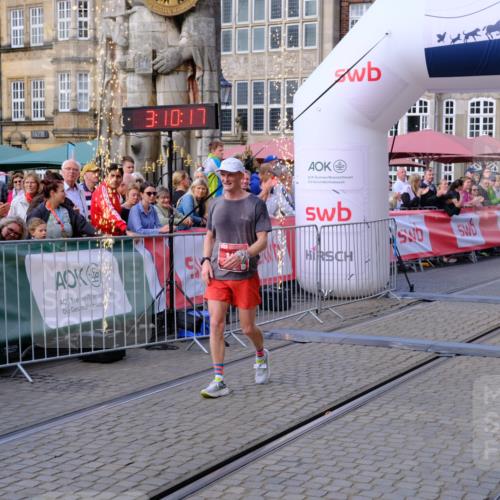 13.09.2026 - 21. swb-Marathon Bremen Tim E. http://msf.ph/oto/10353136 13.09.2026 12:41:05 Ziel 1263, 3662, 4264 meine-sportfotos.de