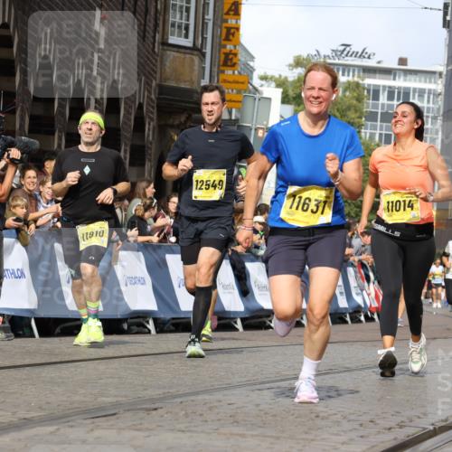 13.09.2026 - 21. swb-Marathon Bremen Strokosch-Dieckow http://msf.ph/oto/10353151 13.09.2026 10:55:23 Ziel 10555, 10646, 10901, 11001, 11620, 11631, 11860, 11889, 11908, 11976, 12313, 13592, 10203, 10256, 10297, 10379, 10529, 10788, 10881, 11377, 11414, 11557, 11748, 11862, 11941, 11975, 11977, 12030, 12150, 12348 meine-sportfotos.de