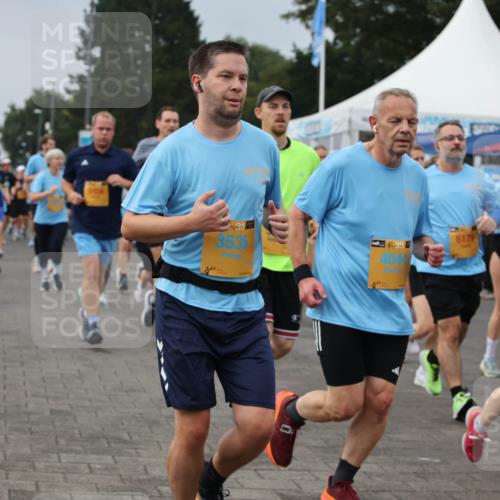 13.09.2026 - Kiel Lauf Andreas Tolksdorf http://msf.ph/oto/10353155 13.09.2026 09:56:55 Kiellinie 38, 3535, 6179, 38, 4044, 12 meine-sportfotos.de