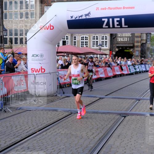 13.09.2026 - 21. swb-Marathon Bremen Tim E. http://msf.ph/oto/10353188 13.09.2026 12:41:07 Ziel 642, 1263, 3662 meine-sportfotos.de